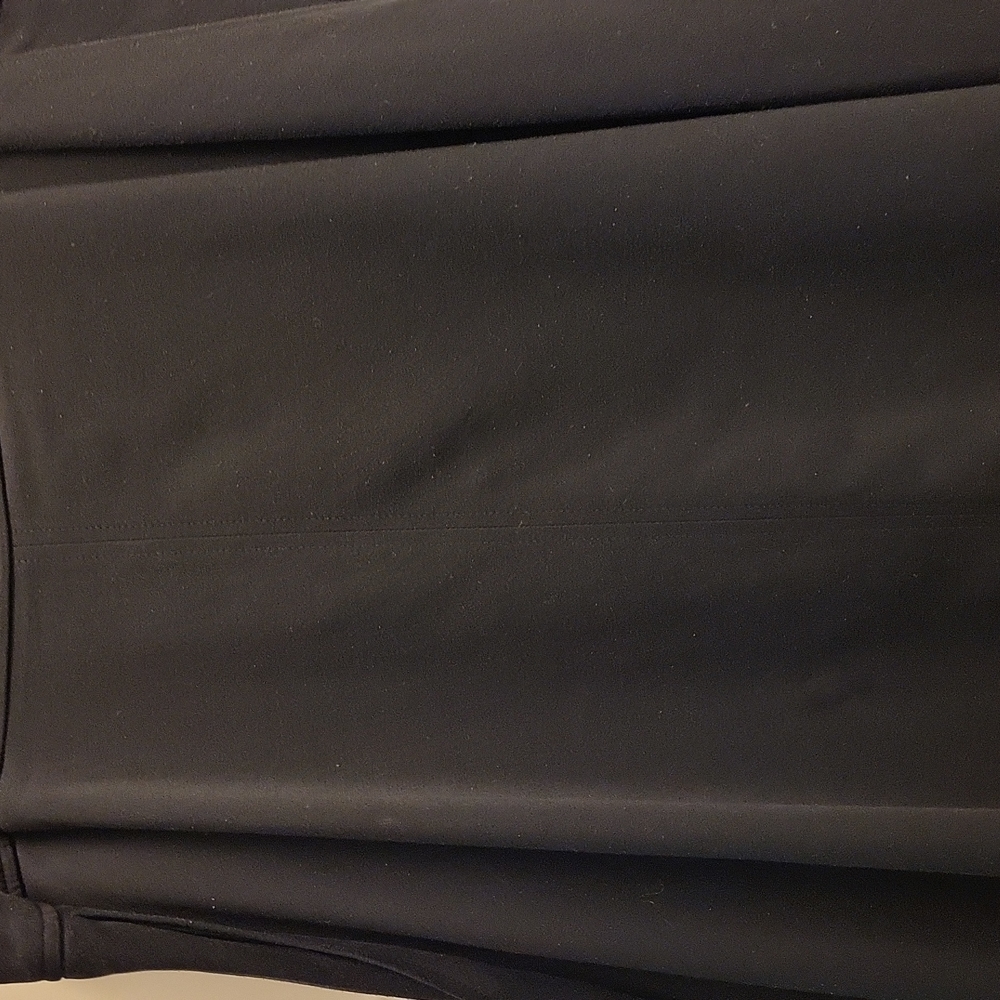 Black skirt with pockets